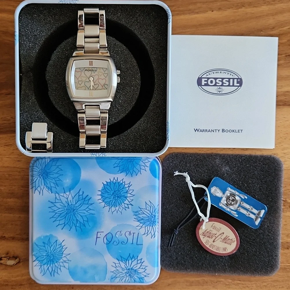 Fossil Big Tic Silver Watch with Heart Design - Picture 2 of 8